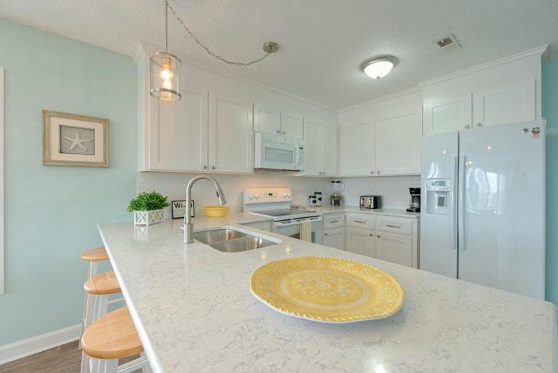 Sandy Dunes Oceanfront Condo - Just Renovated June 2020 Myrtle Beach Exterior foto